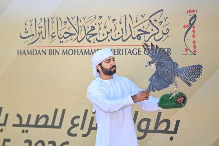 انطلاق منافسات العامة ملاك ببطولة فزاع للصيد بالصقور