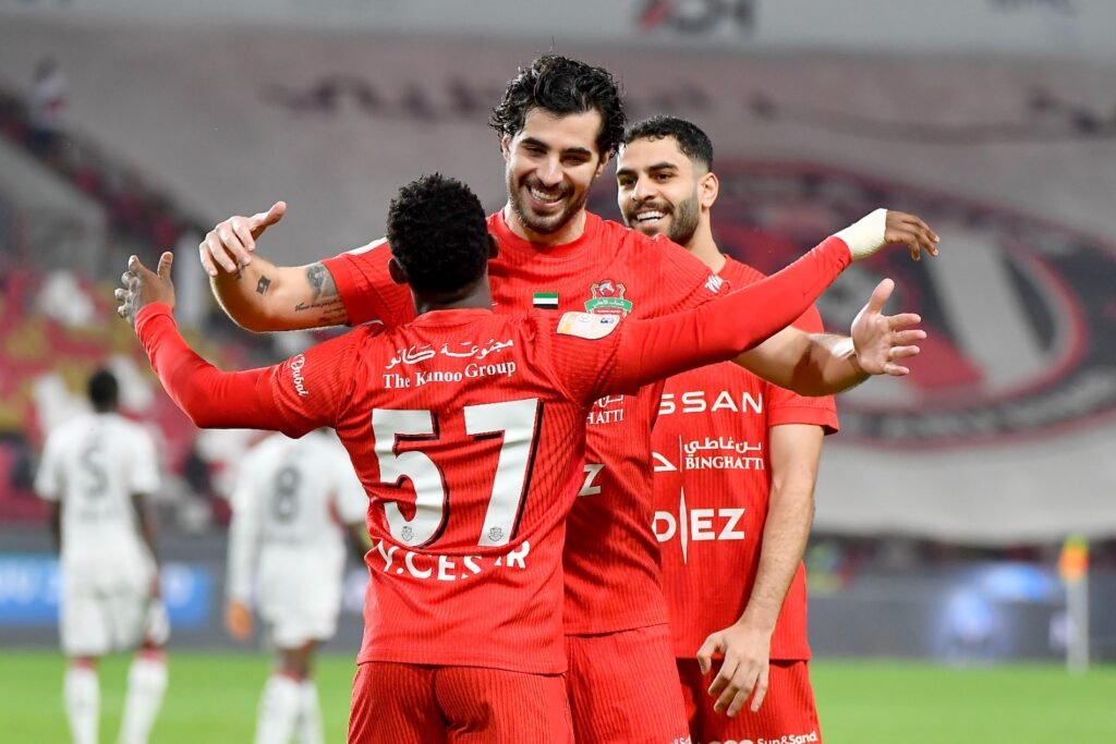 شباب الأهلي يهزم الجزيرة بثلاثية ويقترب من صدارة الدوري