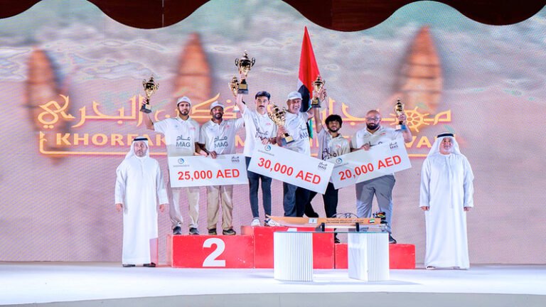 الزفين بطل موسم القوارب الخشبية السريعة