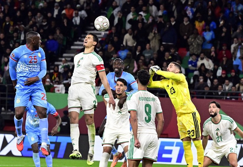 الجزائر تهزم الكونغو الديمقراطية وتواجه نيجيريا بربع نهائي كأس إفريقيا